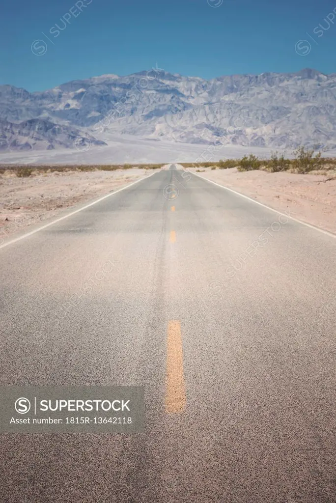 USA, California, Death Valley, deserted highway