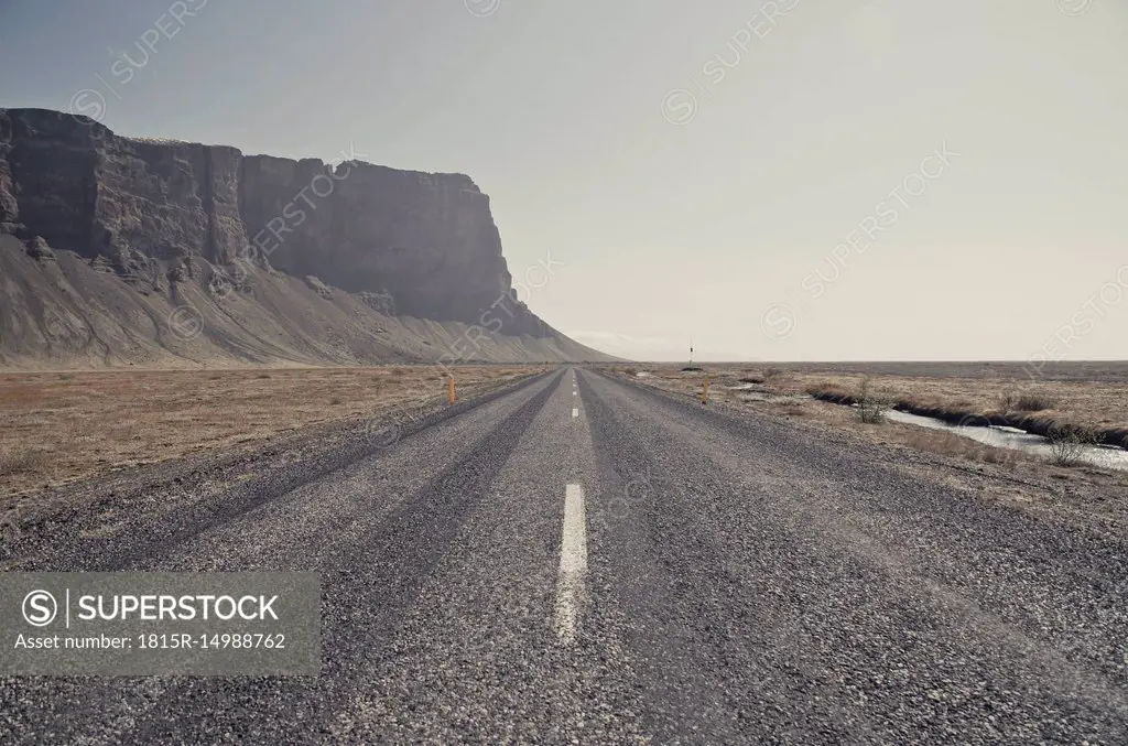 Iceland, South of Iceland, empty gravel road, ring road