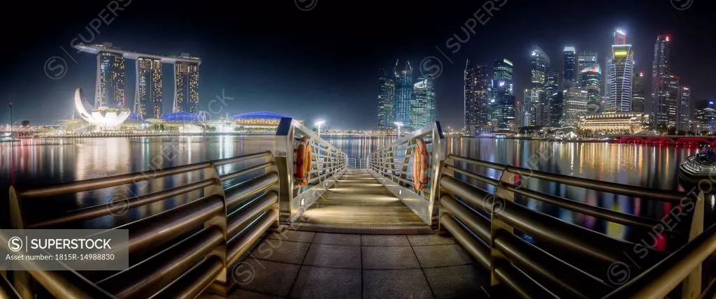 Singapur, skyline at night, mooring area