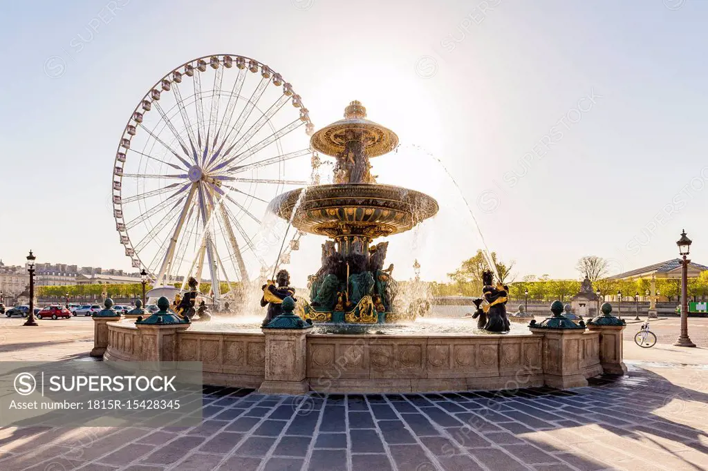 France, Paris, Place de la Concorde, fountain and Roue de Paris, big wheel