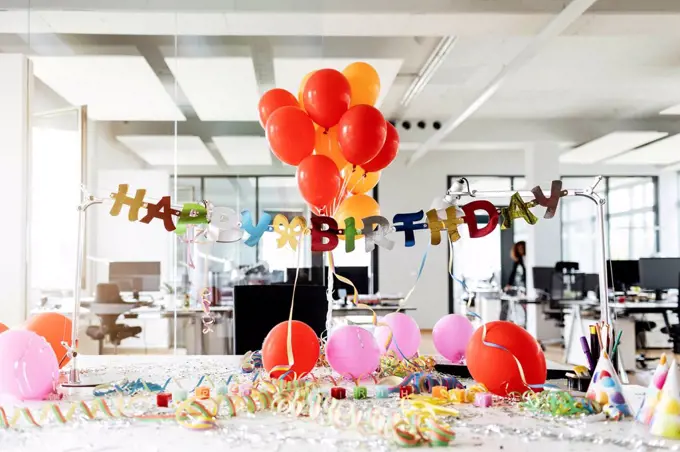 Birthday decoration in office