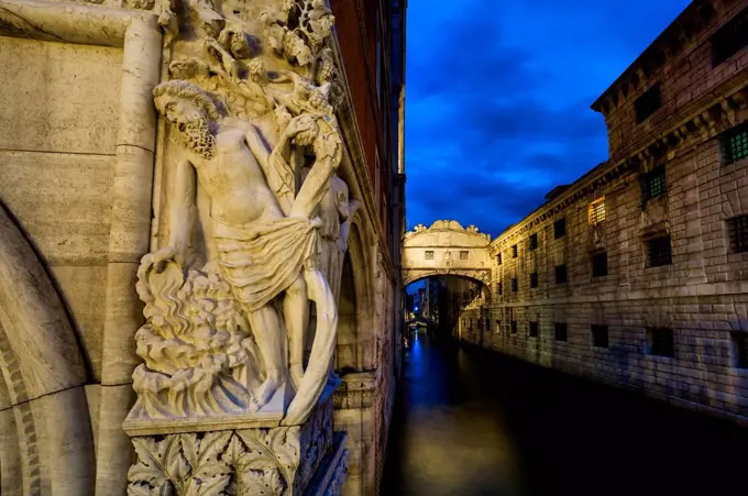 Italy, Venice, Doge's Palace and Bridge of Sighs