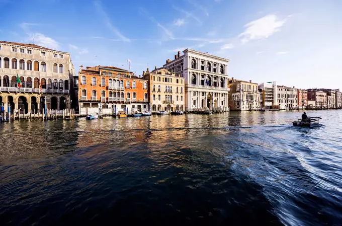 Italy, Veneto, Venice, San Polo, Canal