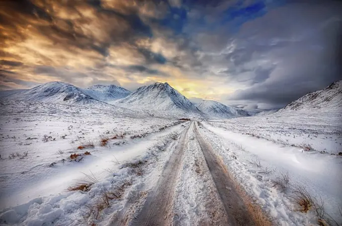 United Kingdom, Scotland, Glencoe, Glen Etive, road in winter