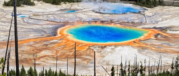 USA, Wyoming, Yellowstone National Park, Grand Prismatic Spring, Panorama