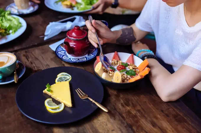 Woman having a healthy meal in a cafe