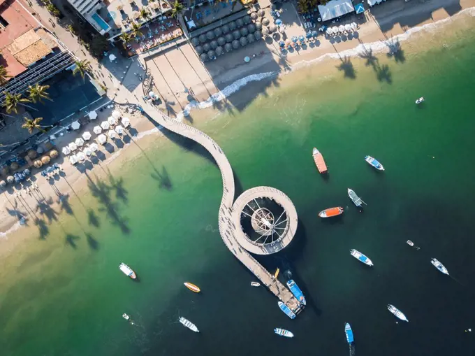 Mexico, Jalisco, Aerial view at Los Muertos beach and pier in Puerto Vallarta