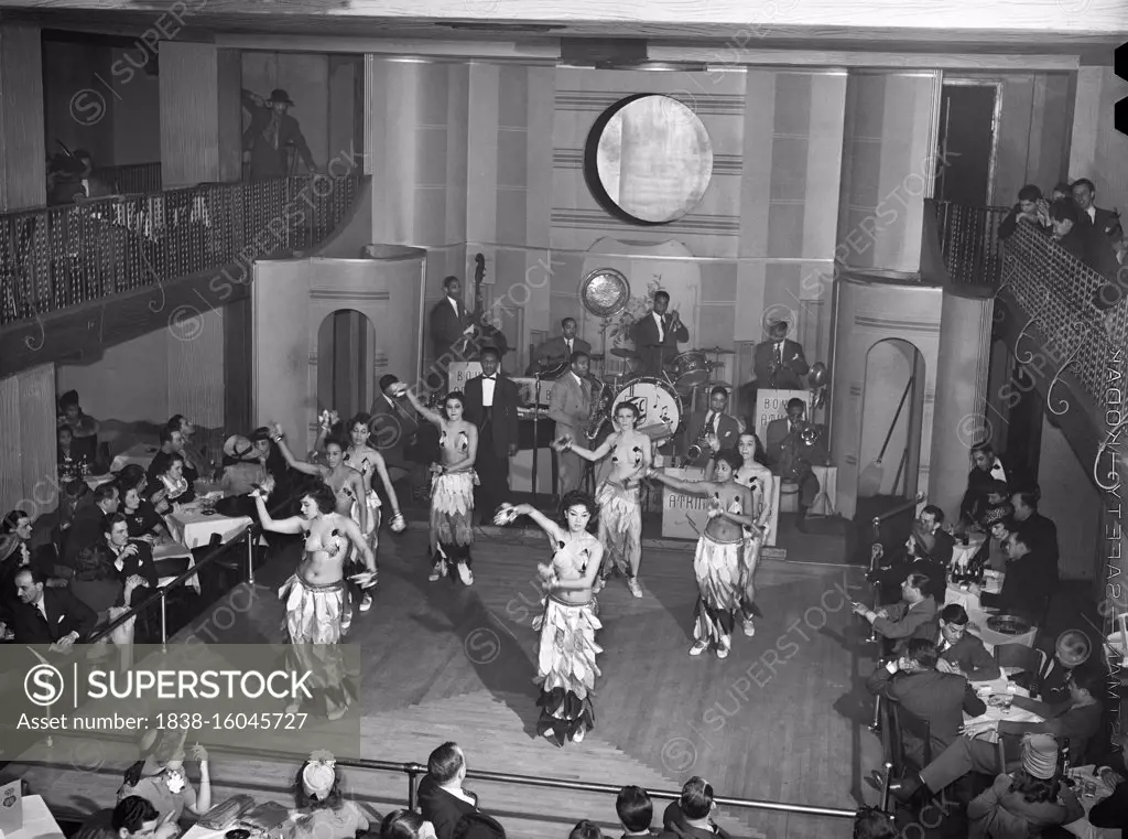 Cabaret Show, Chicago, Illinois, USA, Russell Lee for U.S. Farm Security Administration, April 1941