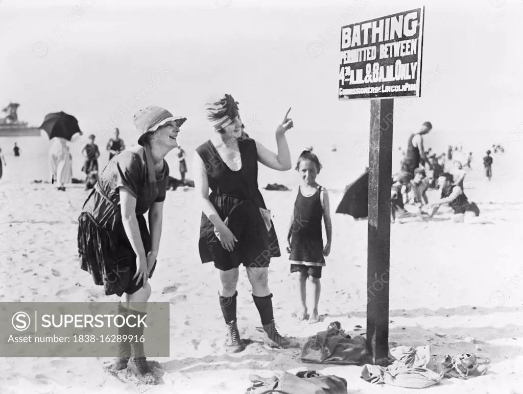 Two Women reading Sign on Beach, Lincoln, Park, Chicago, Illinois, USA, American National Red Cross Collection, 1919