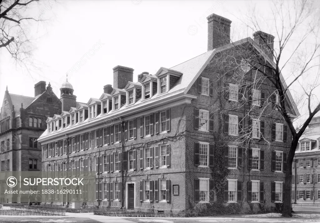 Connecticut Hall, Yale University, New Haven, Connecticut, USA, photo by Joseph Berlepsch, Historic American Buildings Survey, 1934