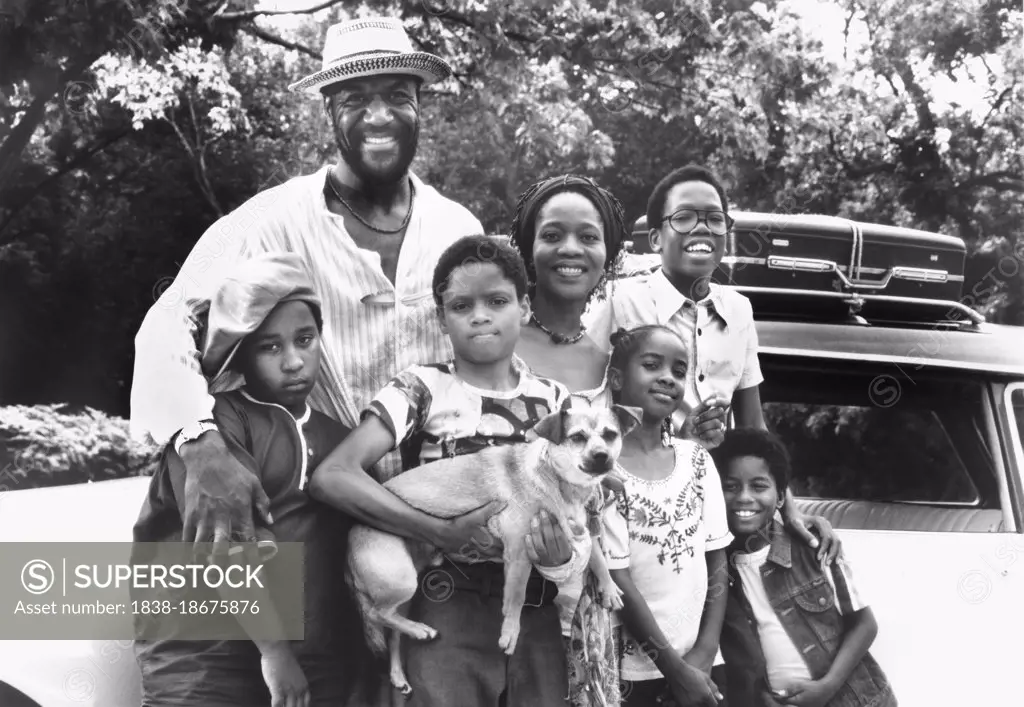 Sharif Rashid, Delroy Lindo, Chris Knowings, Alfre Woodard, Carlton Williams, Zelda Harris, TseMach Washington, on-set of the Film, "Crooklyn", Universal Pictures, 1994