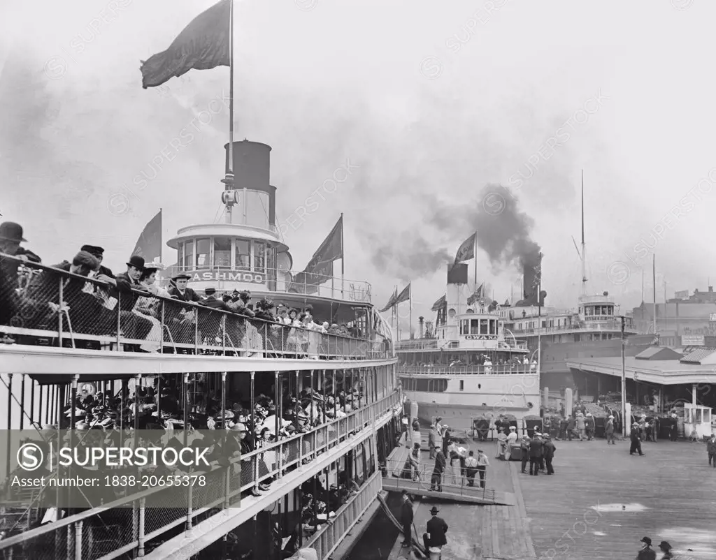 Riverboat Excursions, Detroit, Michigan, USA, circa 1910