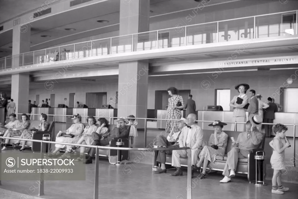 Main Waiting Room, Municipal Airport, Washington DC, USA, Jack Delano, Farm Security Administration, July 1941