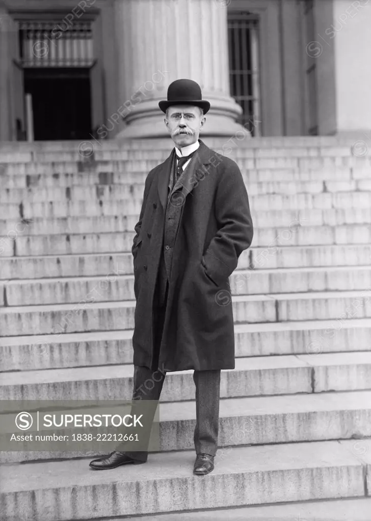 George Washington Norris, Full-Length Portrait on Steps of Treasury Building, Washington DC, USA, Harris & Ewing, 1917