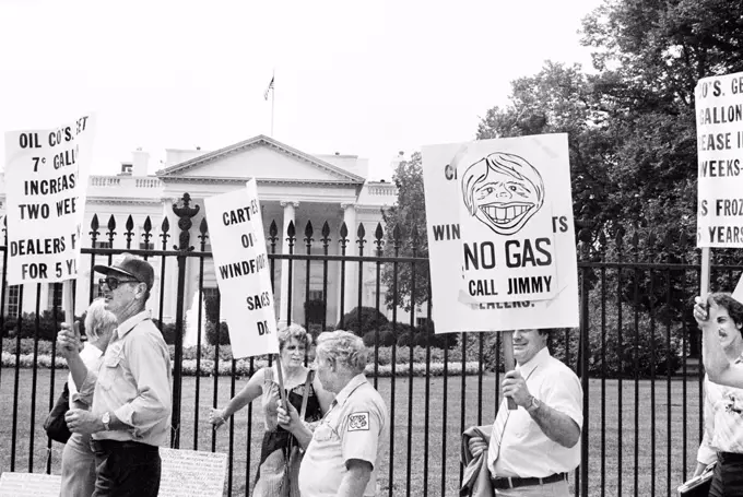 Gasoline dealers demonstrating with picket signs at the White House, Washington, D.C., USA, Marion S. Trikosko, US News & World Report Magazine Collection, August 1, 1979