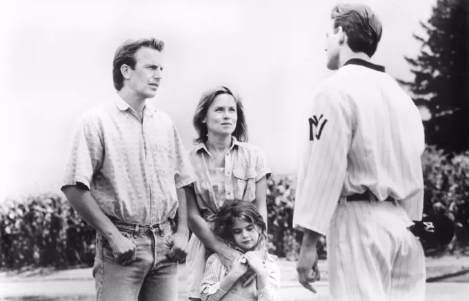 Kevin Costner, Amy Madigan, Gaby Hoffman, Dwier Brown, on-set of the Film, "Field of Dreams", Universal Pictures, 1989