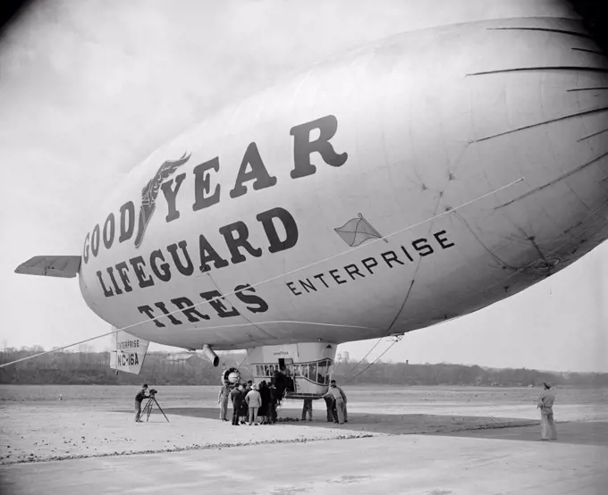 Goodyear Blimp, Washington DC, USA, Harris & Ewing, April 1938