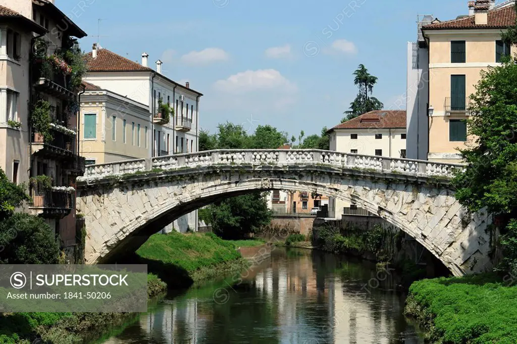 Fiume Retrone und Ponte St. Michele Vicenza Venetia Italy