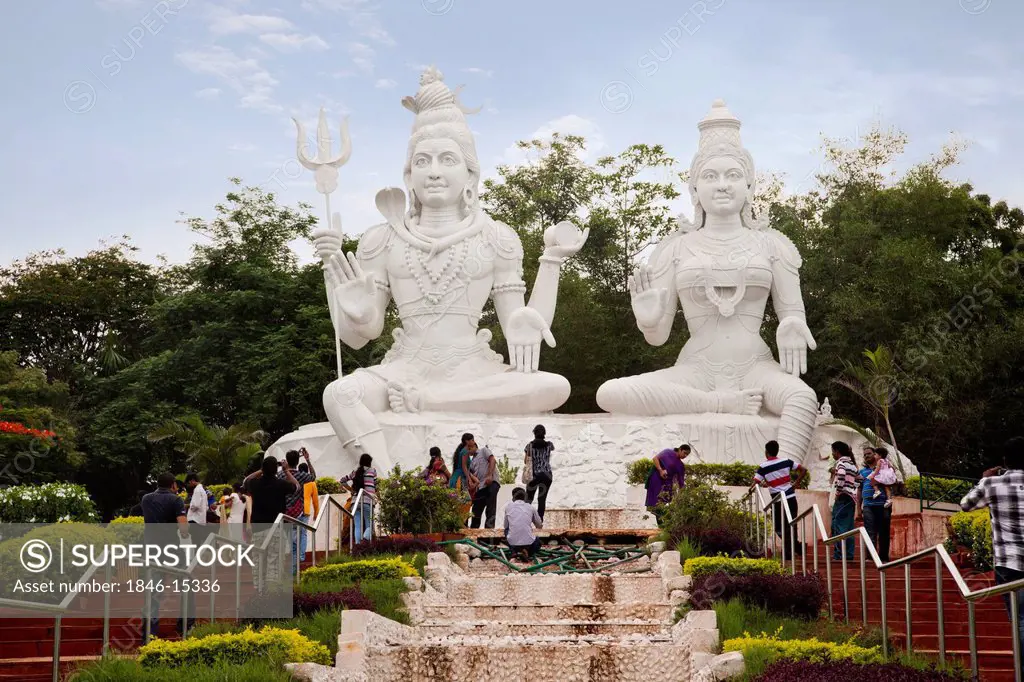 Statues of Lord Shiva and Goddess Parvathi in a park, Kailasagiri Park, Vishakhapatnam, Andhra Pradesh, India