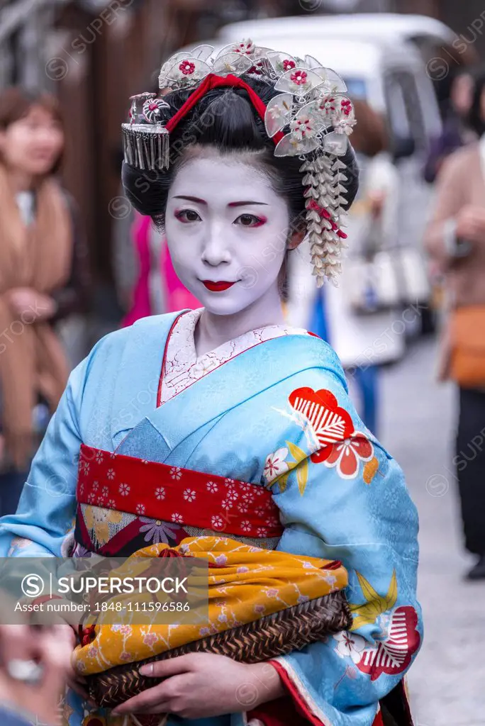 Japanese woman with Kimono, Geisha, Geiko or Geigi, Kurodanicho, Old Town  of Kyoto, Japan, Asia - SuperStock