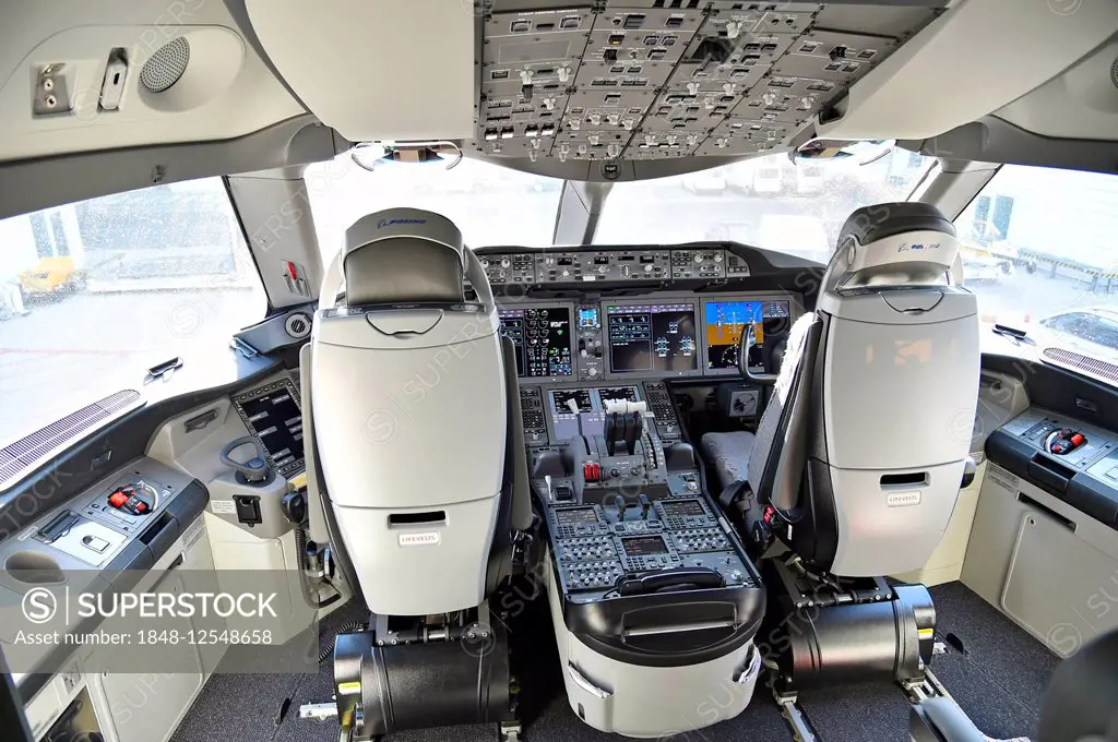 Cockpit, Dreamliner Boeing B 787-900, All Nippon Airways, Munich Airport Franz Josef Strauß, Erding, Munich, Upper Bavaria, Bavaria, Germany