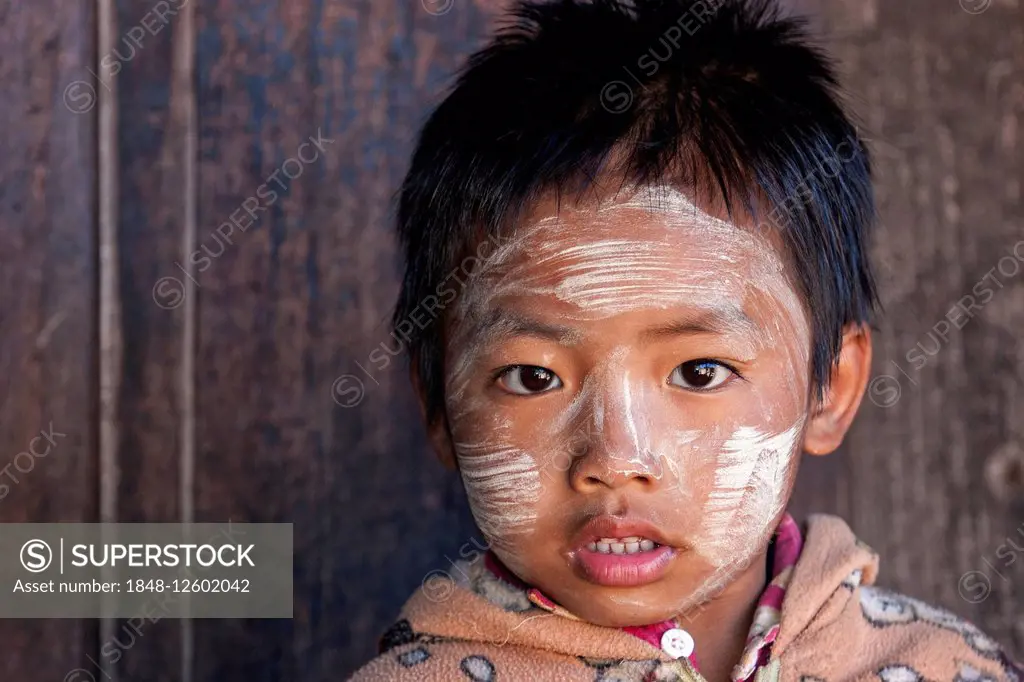 Boy from Palaung tribe, Portrait, Taung Ni Village, Kalaw, Shan State, Myanmar