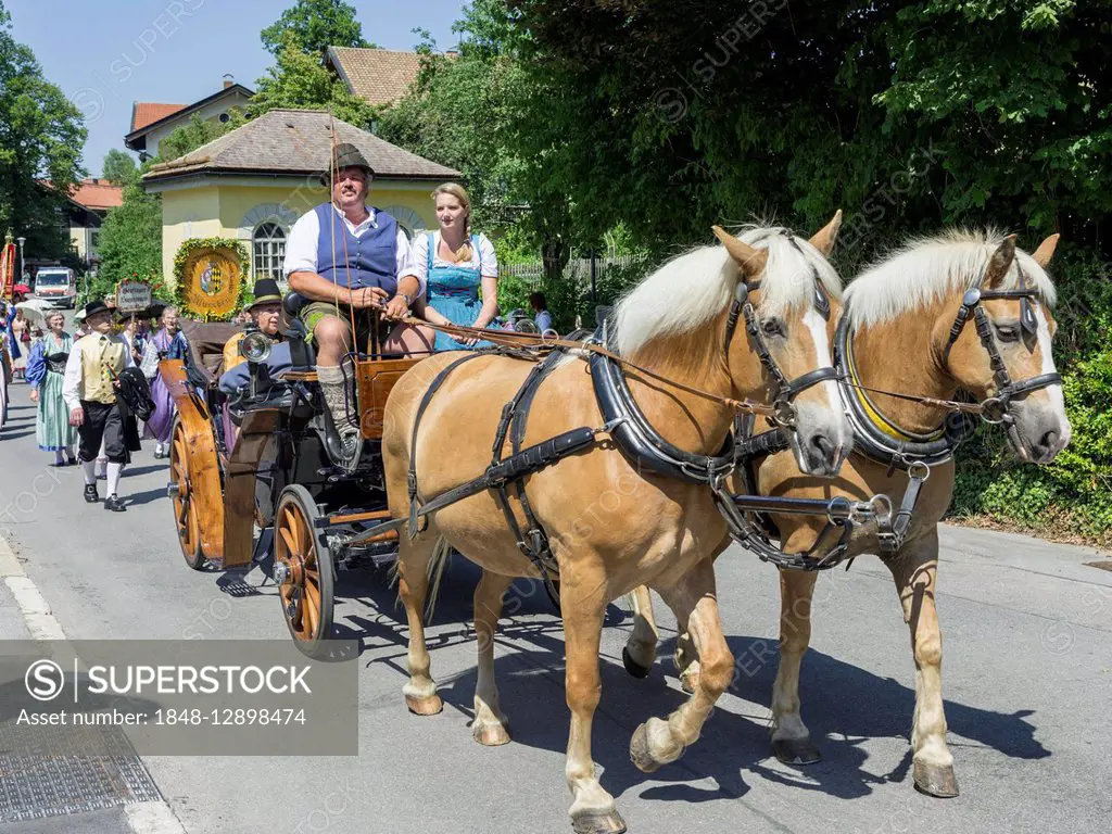 Horse-drawn carriage at Traditional parade on the Schliersee church day, Kirchtag, through the town, Schliersee, Bavaria, Germany