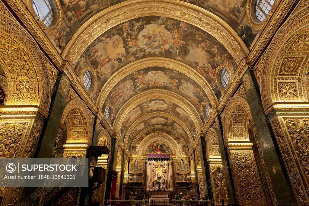 St. John's Co-Cathedral, gold-decorated nave with ceiling paintings by Mattia Preti, Baroque, Valletta, Malta