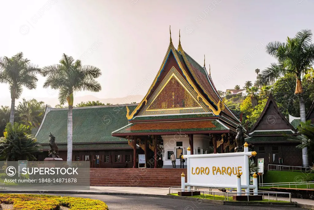 Main entrance, Loro Parque, Puerto de la Cruz, Tenerife, Canary Islands, Spain