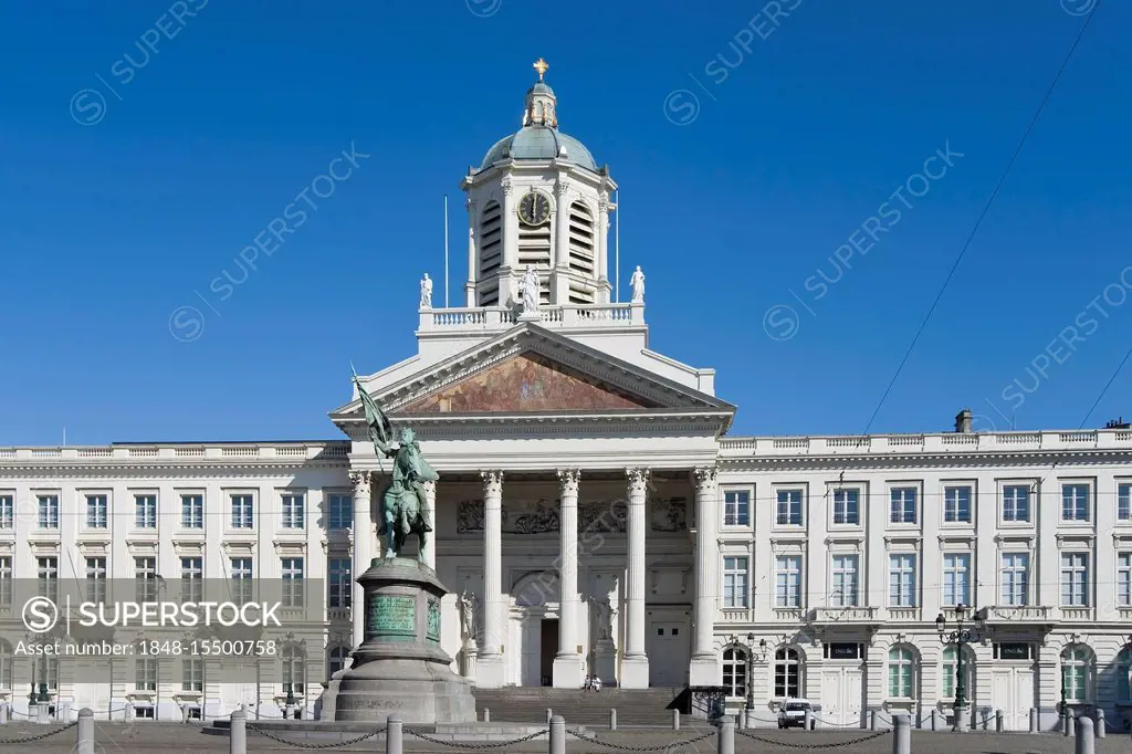 Place Royale, Saint-Jacques-sur-Coudenberg Church and Godefroid de Bouillon statue, Brussels, Brabant, Belgium, Europe