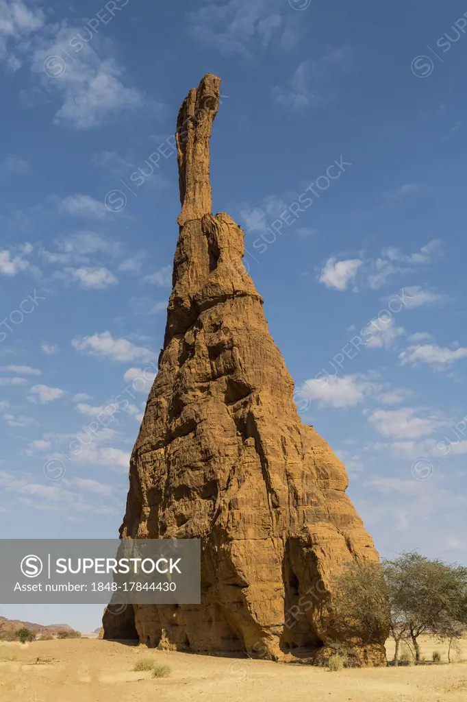 Single rock tower, Ennedi plateau, Chad, Africa