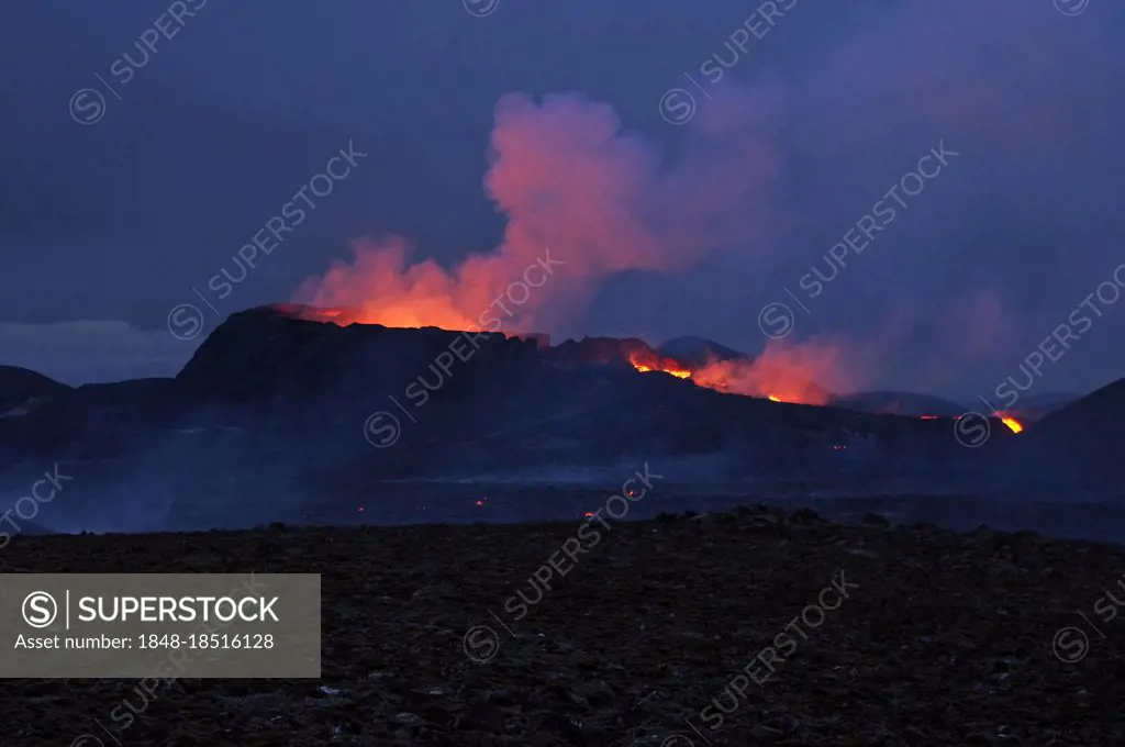 Lava flows from volcano, Fagradalsfjall, Reykjanes, Grindavik, Mid-Atlantic Ridge, Iceland, Europe