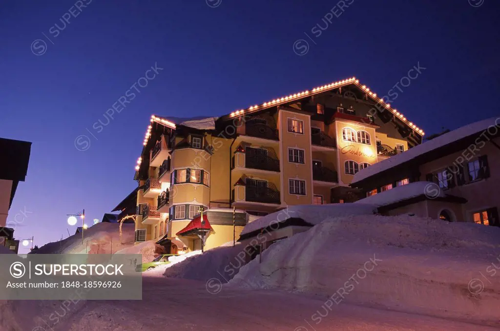 Hotel Cinderella at night, Obertauern, Austria, Hotel Cinderella at night, Obertauern, Salzburger Land, Austria, Europe