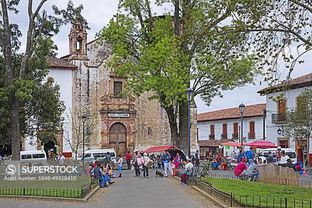 Plaza Gertrudis Bocanegra and 16th century monastary Ex Temple of San Agustin, now public library in the town Patzcuaro, Michoaca n, Mexico, Central America
