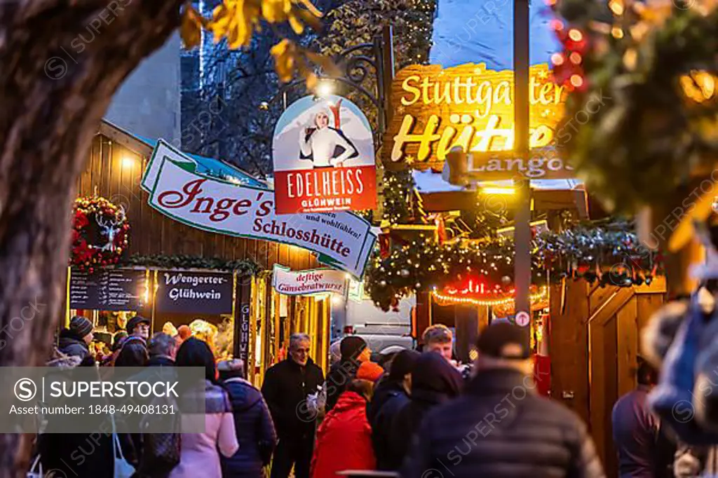 Christmas market in the city centre, Christmas illuminated mulled wine stand, Stuttgart, Baden-Wuerttemberg, Germany, Europe