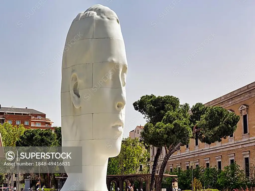 Sculpture Julia, sculptor Jaume Plensa, giant head with closed