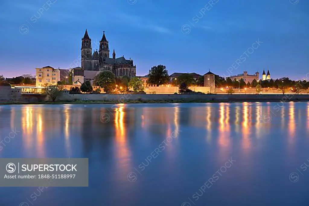 City view with Magdeburg Cathedral at the river Elbe, dusk, Magdeburg, Saxony-Anhalt, Germany, Europe