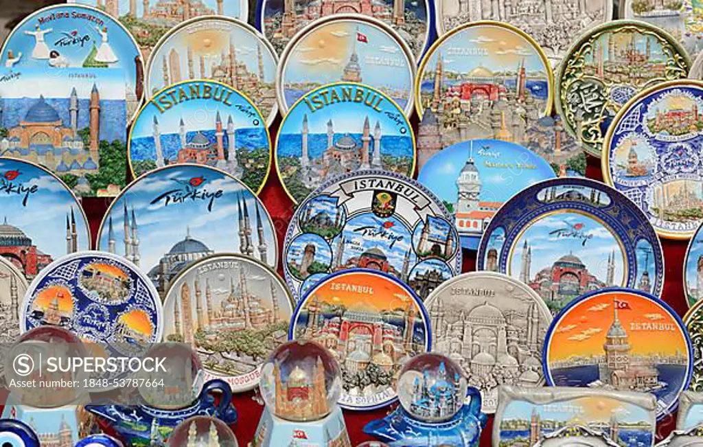 Painted plates as souvenirs, souvenir stand, Istanbul, Istanbul Province, Turkey, Asia