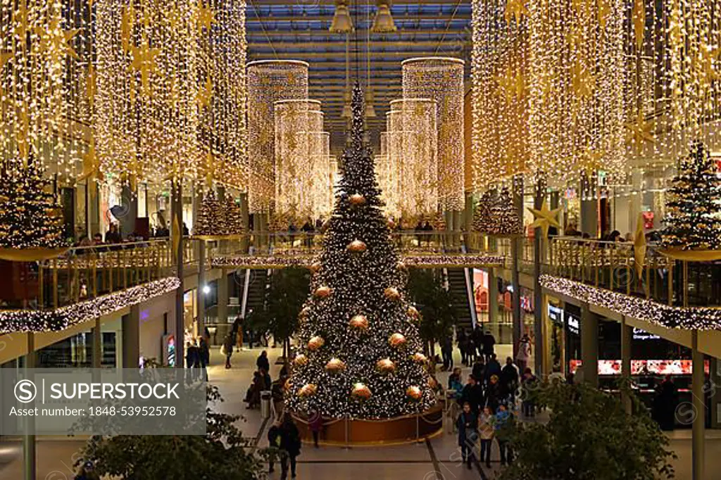 Shopping centre Potsdamer Platz arcades, decorated for Christmas, Christmas tree, Christmas trees, Christmas shopping, Christmas shopping, Potsdamer Platz, Berlin-Tiergarten, Berlin, Germany, Europe