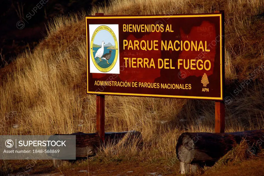 Sign, Parque Ncacional Tierra del Fuego, Tierra del Fuego National Park, southern end of the Panamericana or Pan-American Highway, Ushuaia, Tierra del...