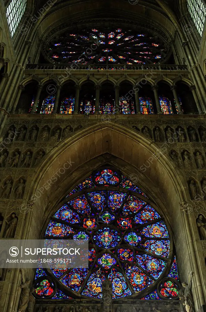 Rose window, historic stained glass window, west facade, Cathedral of Notre-Dame Cathedral, UNESCO World Heritage Site, Reims, Champagne, France, Euro...