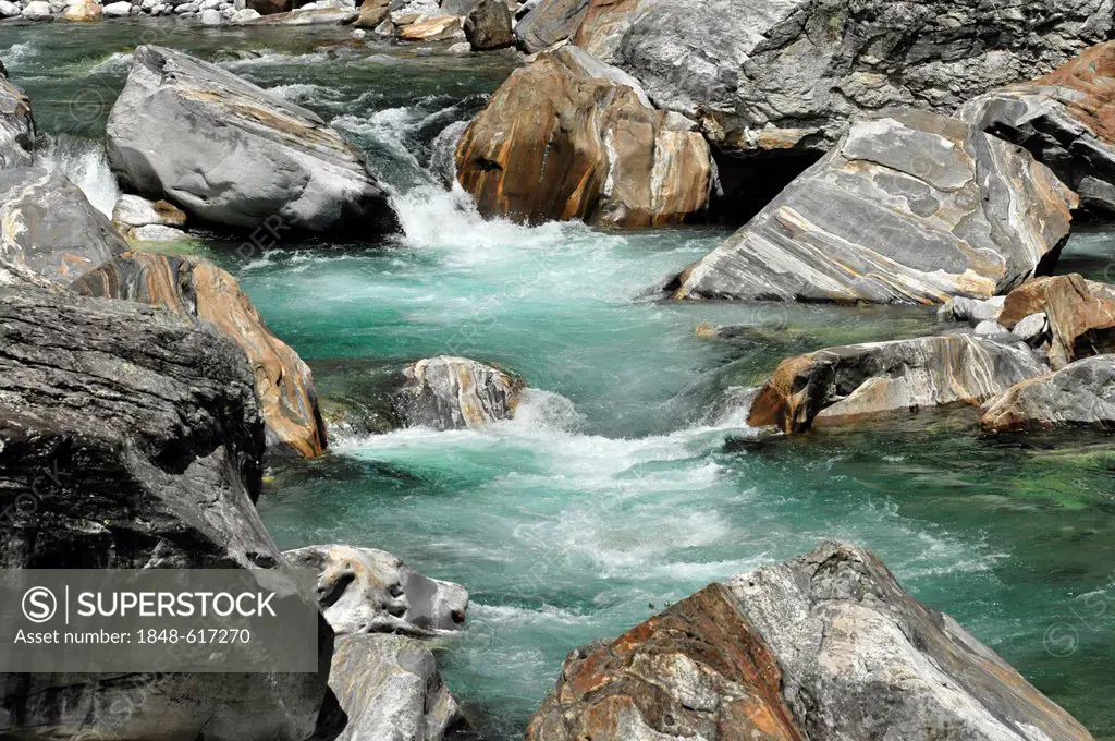 Verzasca mountain river, bright Orthogneiss, metamorphic rock, that cut deeply into the Verzasca river, Lavertezzo, Verzasca Valley, Ticino, Switzerla...