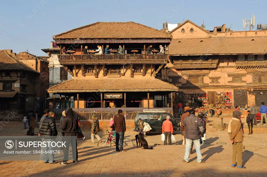 Nyatapola Cafe, Bhaktapur, also known as Bhadgaon, Kathmandu Valley, Nepal, Asia