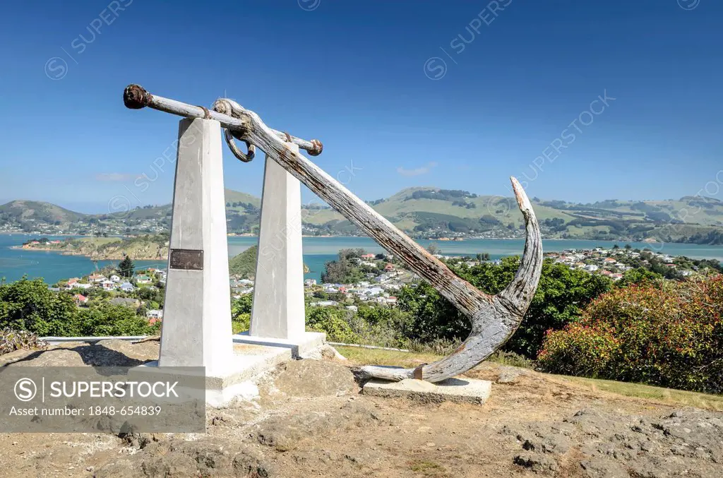 Scott Memorial, marine monument shaped like an anchor, Port Chalmers, Dunedin, South Island, New Zealand, Oceania