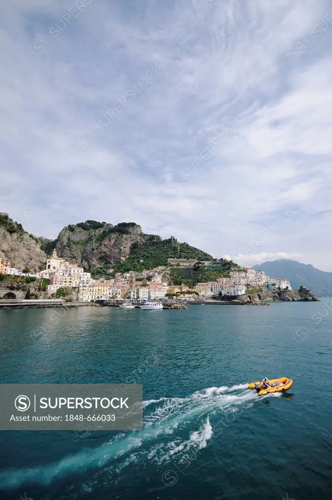 View of the coastal town of Amalfi, Costiera Amalfitana or Amalfi Coast, UNESCO World Heritage Site, Campania, Italy, Europe