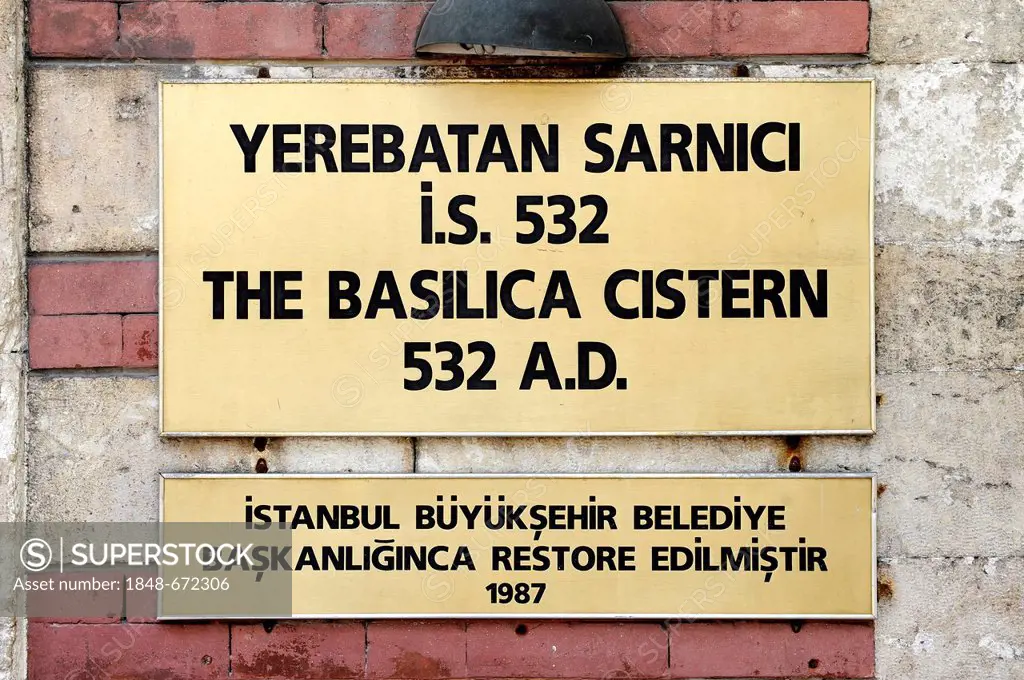 Sign, underground cistern, Yerebatan Sarayi or Cisterna Basilica, Binbirdirek Sarnici, columns, arches, Istanbul, Turkey