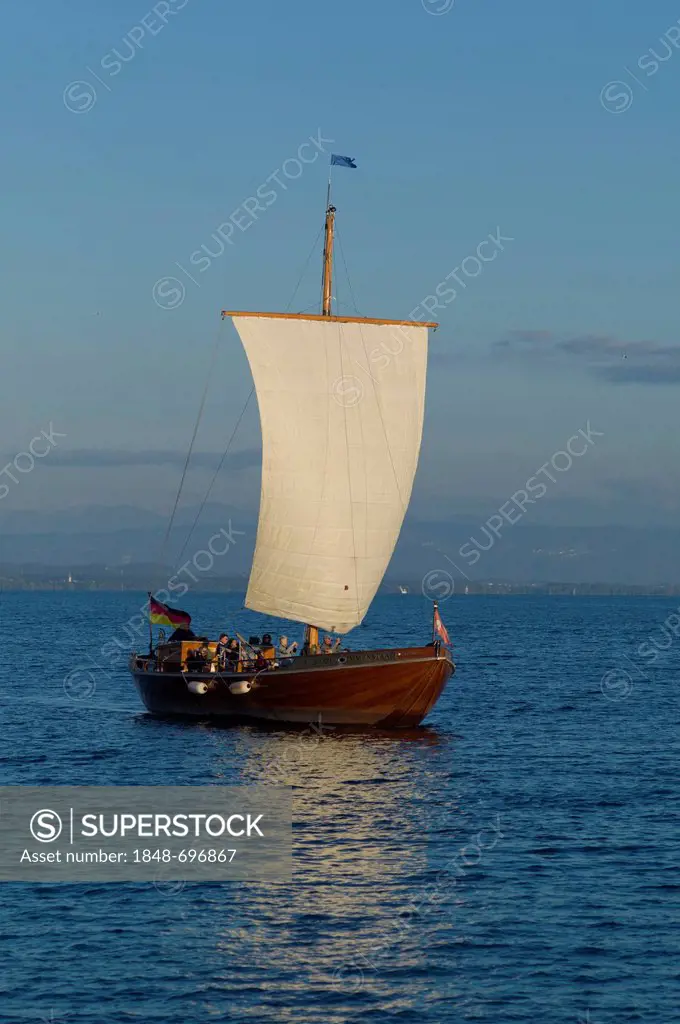 Leadin or Ledine, historic glider, 14th to 20th Century, replica, in the evening light, inland waters, Lake Constance, Germany, Switzerland, Austria, ...