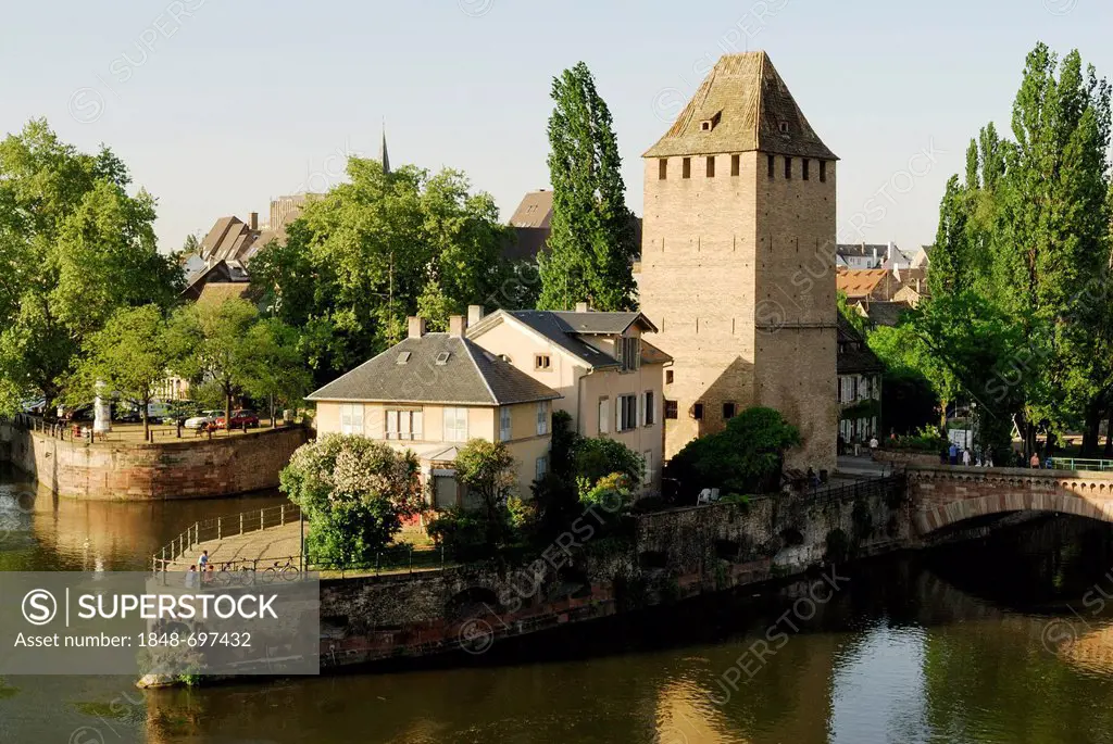 Defence tower, medieval bridge across river Ill, Ponts Couverts, covered bridge, Strasbourg, Alsace, France, Europe