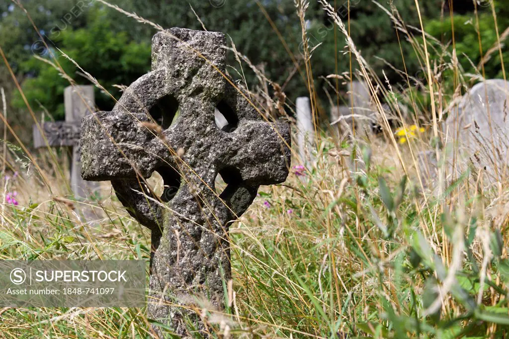 Headstones, graves, Celtic cross, Brompton Cemetery, London, England, United Kingdom, Europe