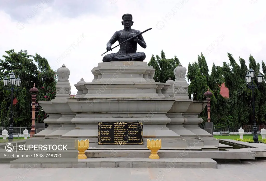 Statue of Krom Ngoy statue in Phnom Penh, Cambodia, Asia